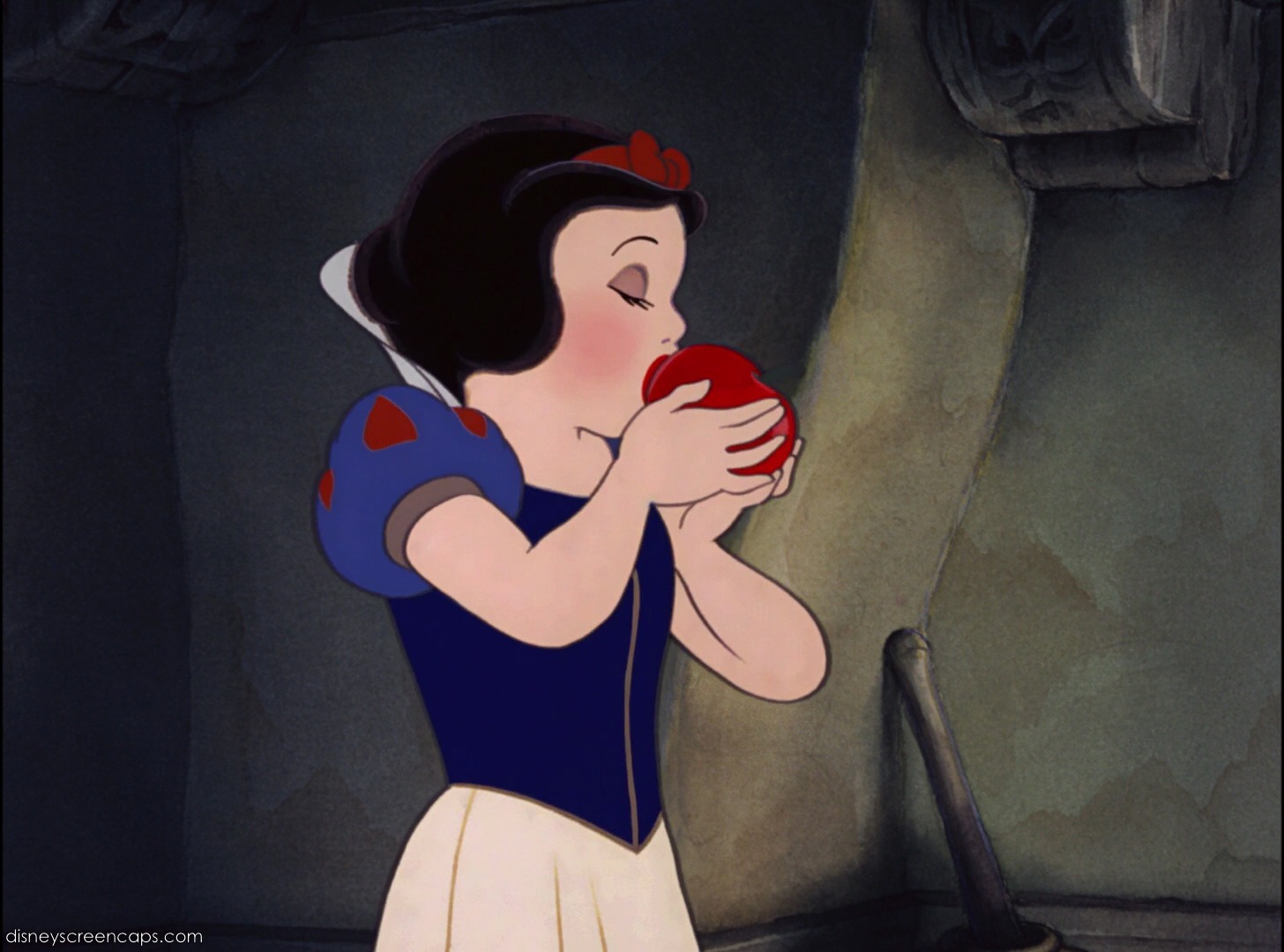 Snow white eating the apple